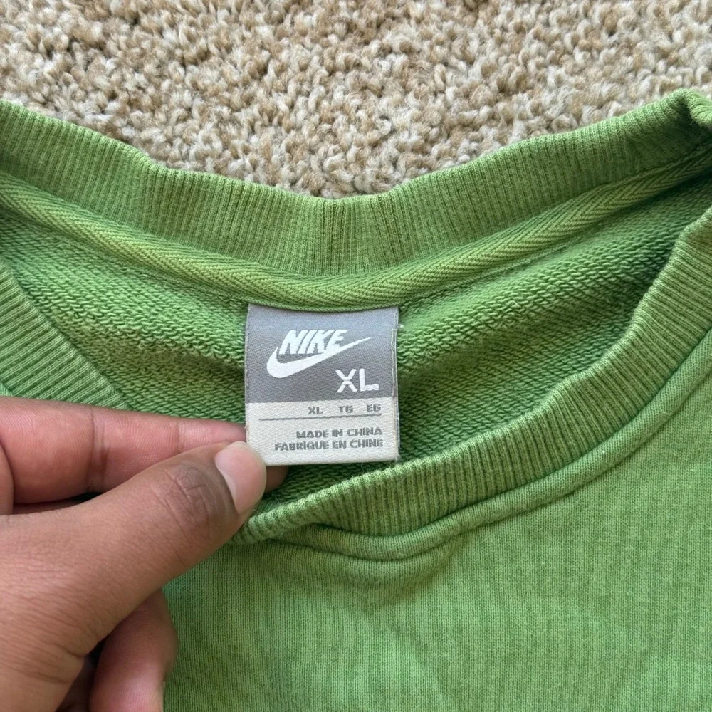 Nike Sweatshirt Kids XL Green Do Something Do Anything Embroidered 204755-348